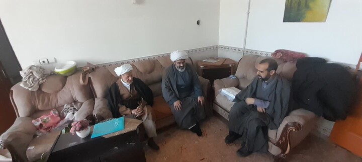 تصاویر / دیدار جمعی از مدیران حوزه علمیه زنجان با مجروحان اغتشاشات اخیر در هیدج