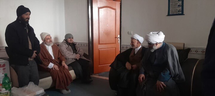 تصاویر / دیدار جمعی از مدیران حوزه علمیه زنجان با مجروحان اغتشاشات اخیر در هیدج