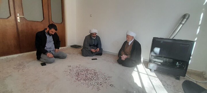 تصاویر / دیدار جمعی از مدیران حوزه علمیه زنجان با مجروحان اغتشاشات اخیر در هیدج