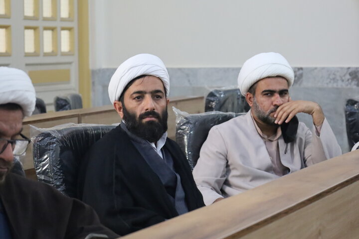 تصاویر/نشست صمیمی مدیران مدارس علمیه استان با مسئول حوزه مدیریت حوزه‌های علمیه کشور