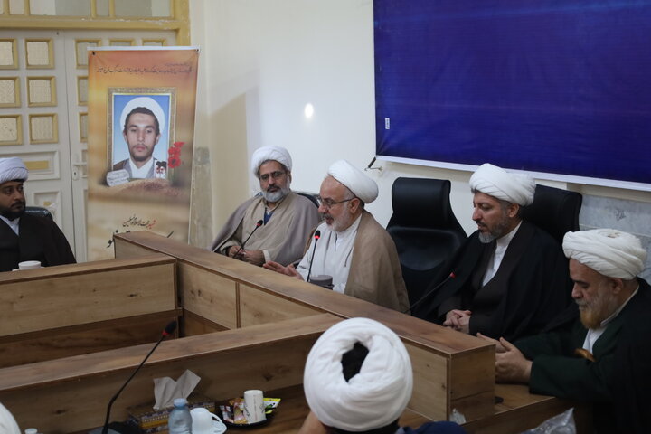 تصاویر/نشست صمیمی مدیران مدارس علمیه استان با مسئول حوزه مدیریت حوزه‌های علمیه کشور