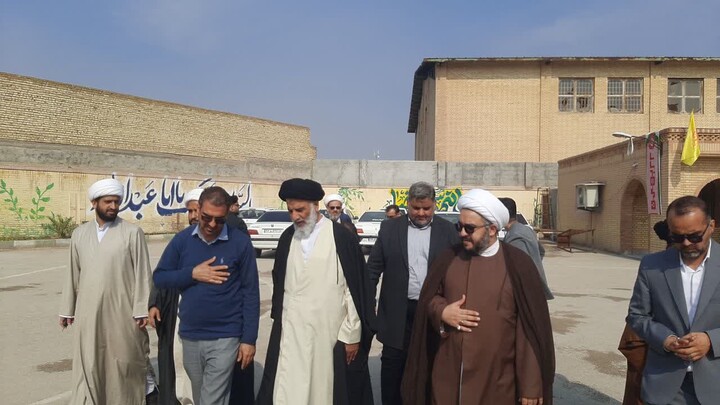 حضور نماینده ولی فقیه خوزستان در جمع دانش آموزان شهرستان کارون