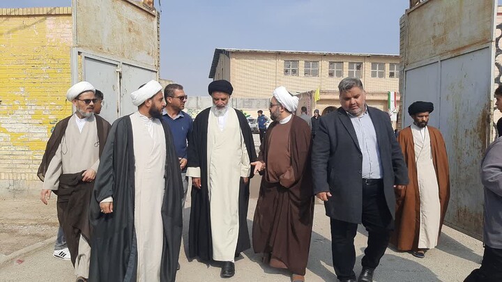 حضور نماینده ولی فقیه خوزستان در جمع دانش آموزان شهرستان کارون