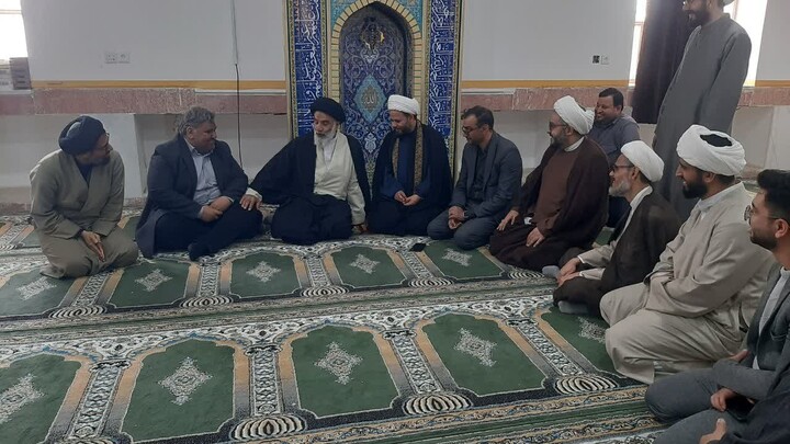 حضور نماینده ولی فقیه خوزستان در جمع دانش آموزان شهرستان کارون