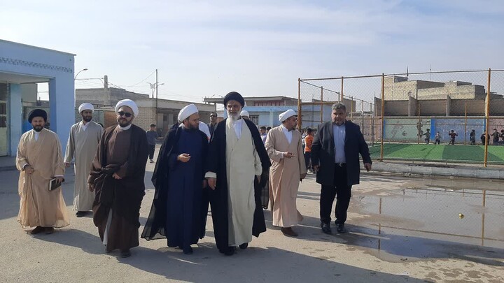 حضور نماینده ولی فقیه خوزستان در جمع دانش آموزان شهرستان کارون