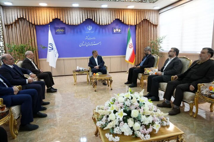 تصاویر/دیدار معاون امور استان‌های سازمان صدا و سیما با استاندار لرستان