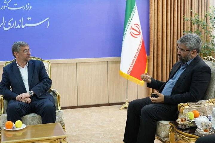 تصاویر/دیدار معاون امور استان‌های سازمان صدا و سیما با استاندار لرستان