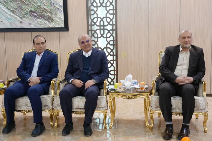 تصاویر/دیدار معاون امور استان‌های سازمان صدا و سیما با استاندار لرستان