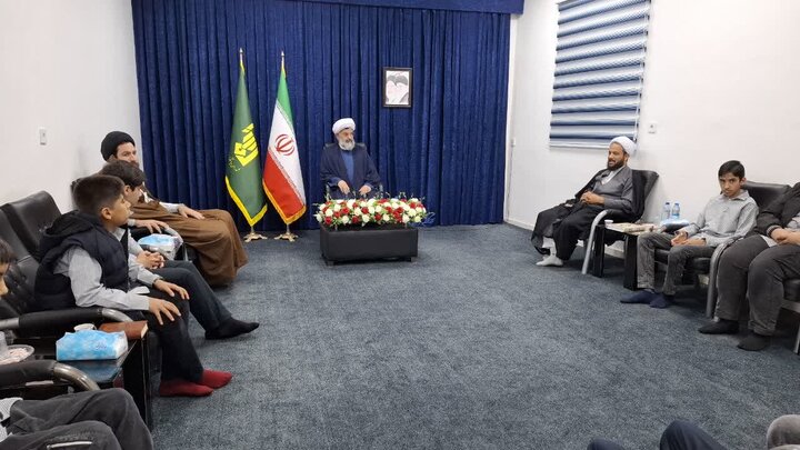 تصاویر/ دیدار دانش آموزان با امام جمعه خورموج