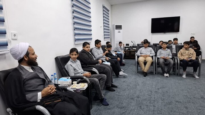 تصاویر/ دیدار دانش آموزان با امام جمعه خورموج