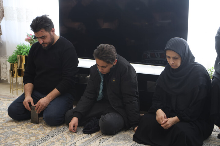 تصاویر / حضور نماینده ولی فقیه دراستان همدان در منزل شهید بخشیان