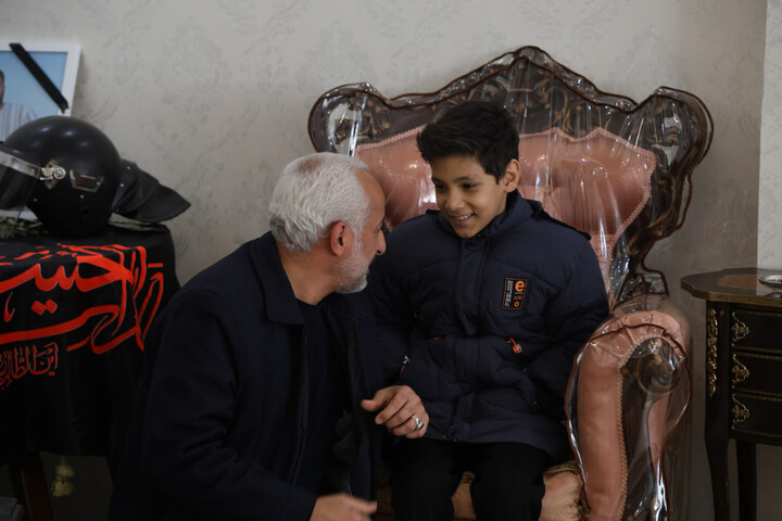 تصاویر / حضور نماینده ولی فقیه دراستان همدان در منزل شهید بخشیان