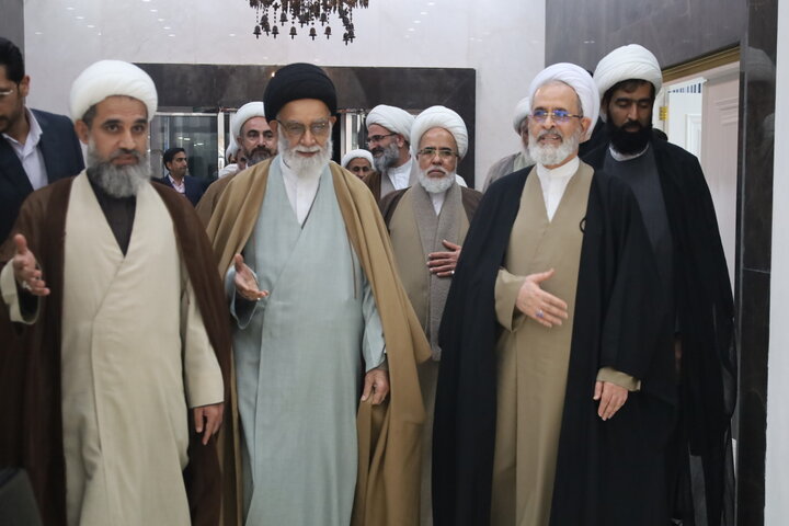 تصاویر/ ورود آیت‌الله اعرافی به بندرعباس