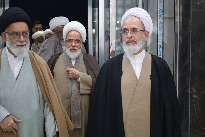 تصاویر/ ورود آیت‌الله اعرافی به بندرعباس