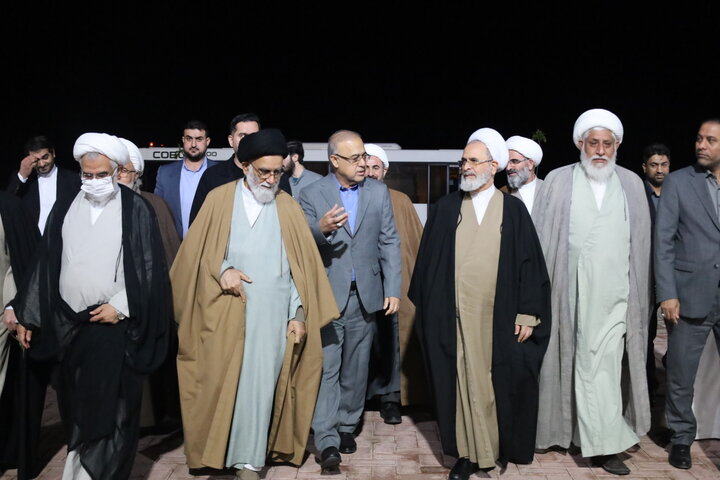 تصاویر/ ورود آیت‌الله اعرافی به بندرعباس