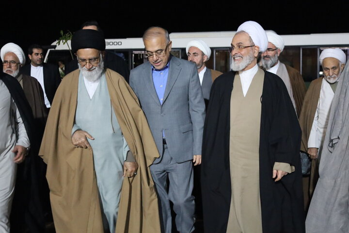 تصاویر/ ورود آیت‌الله اعرافی به بندرعباس