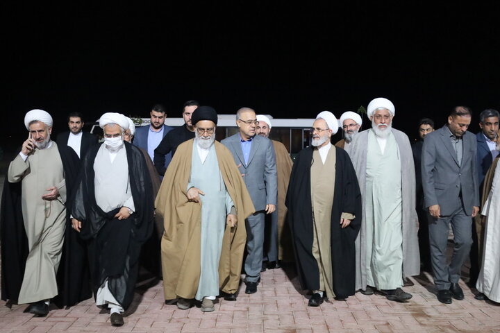 تصاویر/ ورود آیت‌الله اعرافی به بندرعباس