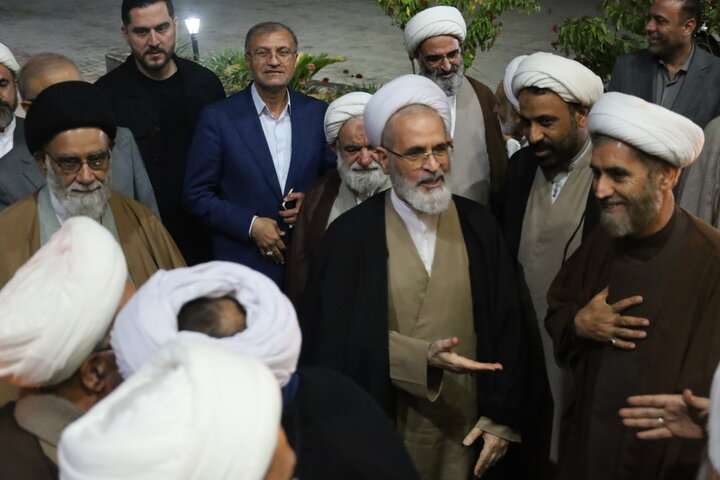 تصاویر/ ورود آیت‌الله اعرافی به بندرعباس