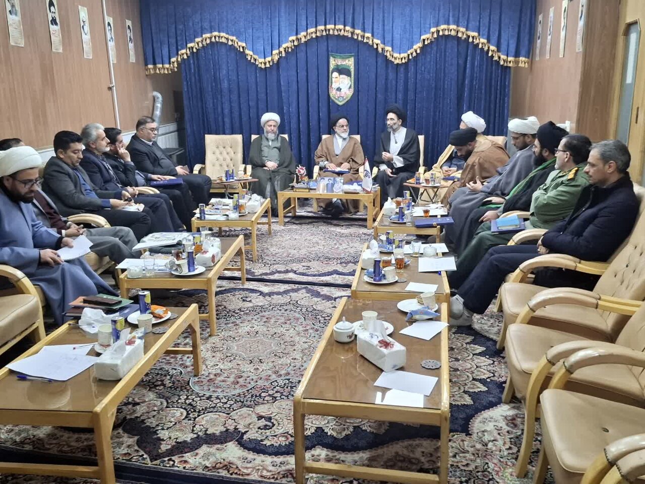 ضرورت تربیت ائمه جماعت موفق و ارتقای سطح مساجد در راستای انتظارات رهبری معظم