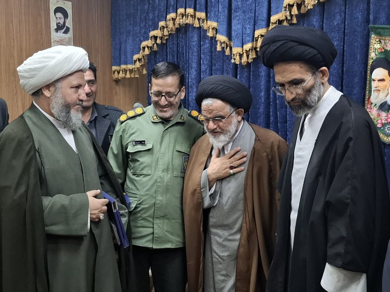 سومین جلسه قرارگاه پشتیبانی امور مساجد منطقه کاشان برگزار شد+ تصاویر