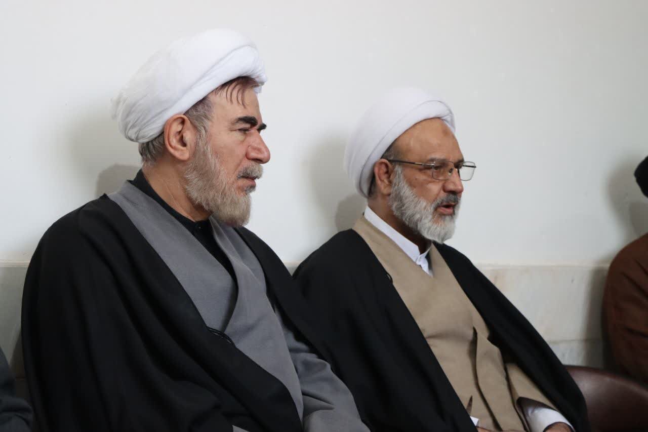 تجلیل امام جمعه اشکذر از مادران طلبه خانوادههای پرجمعیت+تصاویر