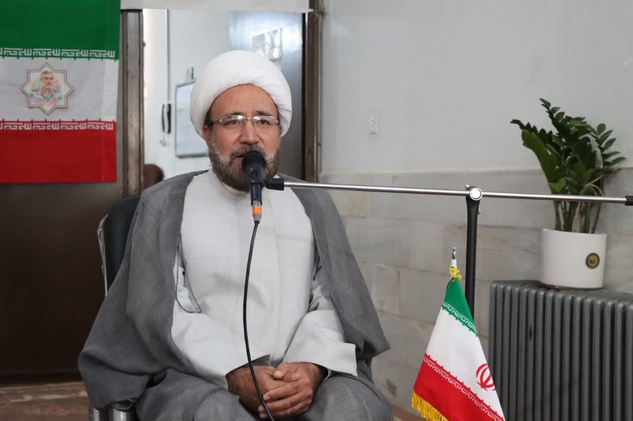 تجلیل امام جمعه اشکذر از مادران طلبه خانوادههای پرجمعیت+تصاویر