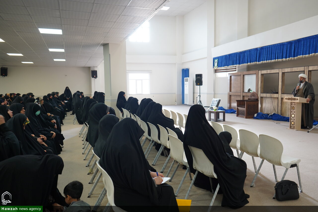 تصاویر/ کارگاه‌های بصیرتی ویژه طلاب خواهر مدارس علمیه خواهران اهواز و کارون
