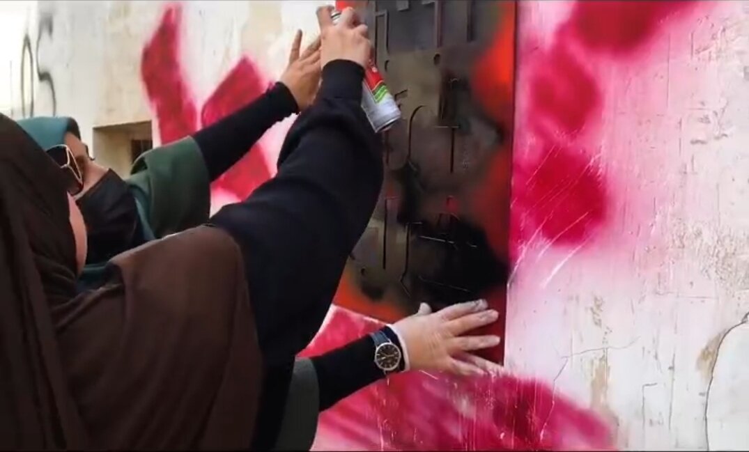 فیلم| شابلون‌نویسی جمعی از هنرمندان انقلابی استان بوشهر برای ایران