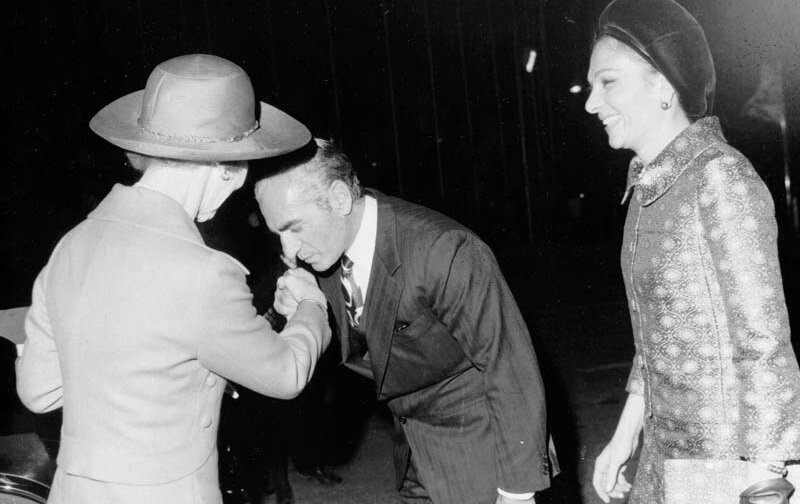 حقایق پهلوی | دادگاه‌های ایران حق محاکمه یک قاتل آمریکایی را نداشتند