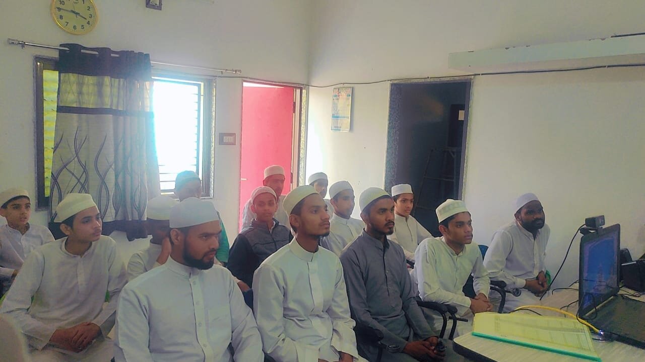 طلبہ میں بین المذاہب تحقیقی و تقابلی مطالعے کا ذوق و شوق ضروری: مولانا ابن حسن املوی