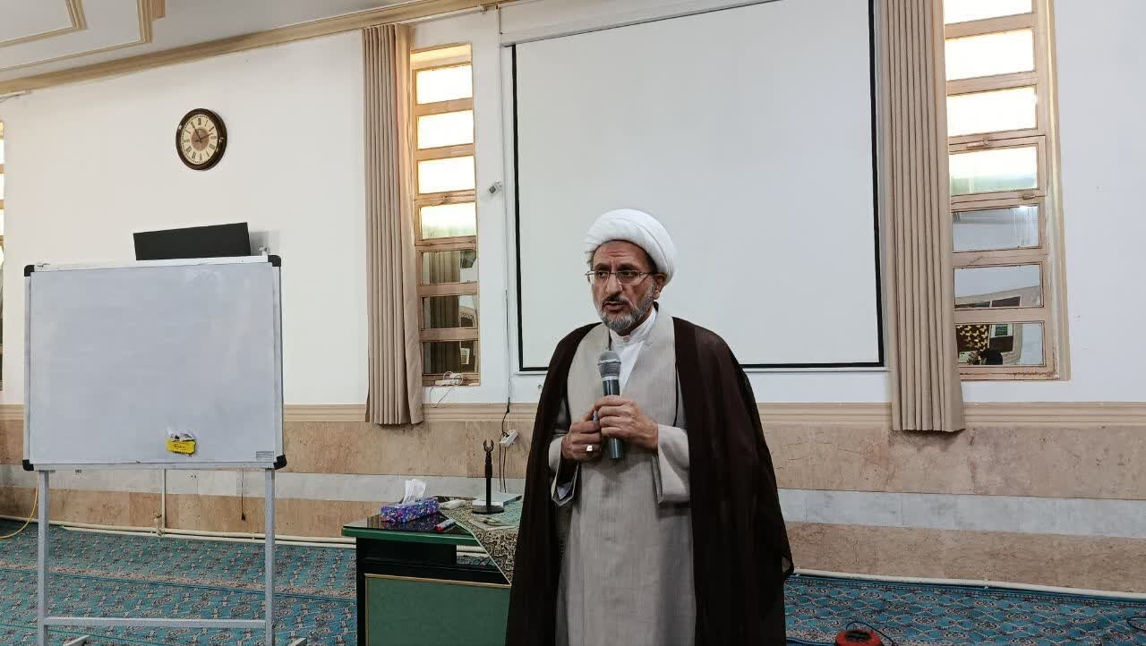 عدالت اجتماعی و حمایت از مستضعفان، گام نخست در منظومه فکری امام خمینی(ره) بود+تصاویر