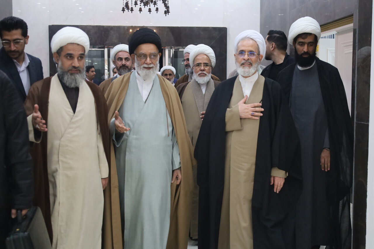 تصاویر/ استقبال از آیت‌الله اعرافی در بندرعباس