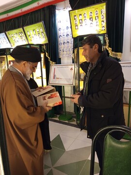 تصاویر/ بازید امام جمعه نطنز از موزه دفاع مقدس آران و بیدگل