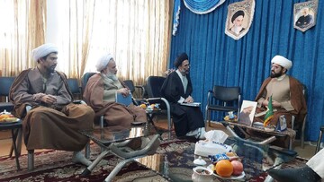 ائمه جمعه پرچمدار ترویج ازدواج آسان باشند