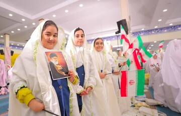 تصاویر/ مراسم جشن تکلیف ۱۱۰۰ نفری دختران ساوجبلاغ