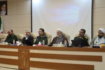 ایستادگی در برابر تهدیدات دشمن و خدمت به مردم، راهبرد اصلی پاسداری از انقلاب است