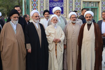 فیلم | همایش اساتید و کادر مدارس علمیه استان هرمزگان همراه با آیین تلبس طلاب مدرسه رودان