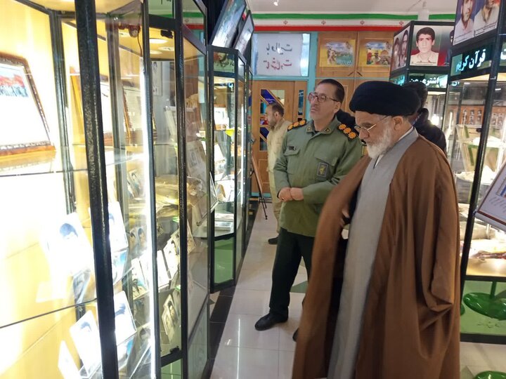 تصاویر/بازید امام جمعه نطنز از موزه دفاع مقدس آران و بیدگل