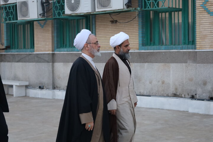 تصاویر/ مراسم غبارروبی شهدای بندرعباس با حضور آیت الله اعرافی