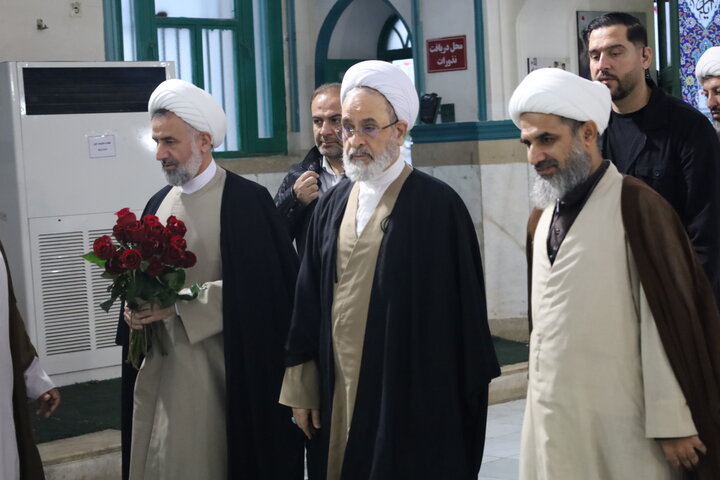 تصاویر/ مراسم غبارروبی شهدای بندرعباس با حضور آیت الله اعرافی