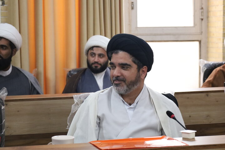 تصاویر/دیدار مدیر حوزه های علمیه با مدیران مدارس علمیه و کادر مرکز مدیریت