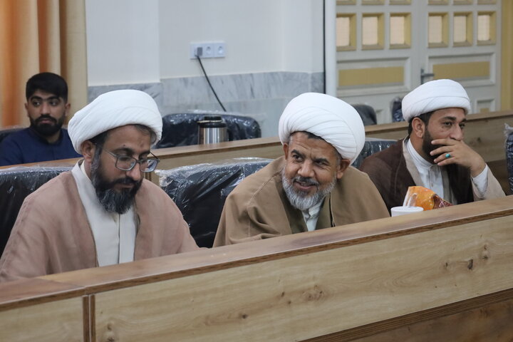 تصاویر/دیدار مدیر حوزه های علمیه با مدیران مدارس علمیه و کادر مرکز مدیریت