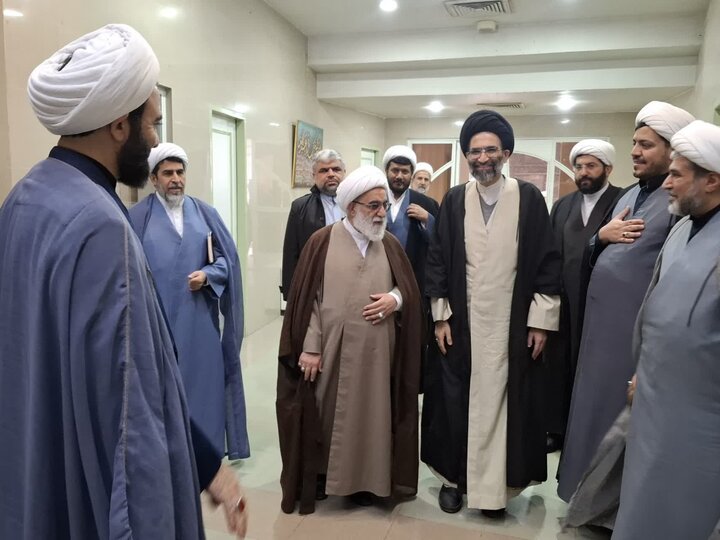 تصاویر/نشست دبیرشورای عالی حوزه های علمیه کشور با مدیران، معاونان ونماینگان مدارس علمیه حوزه علمیه منطقه کاشان