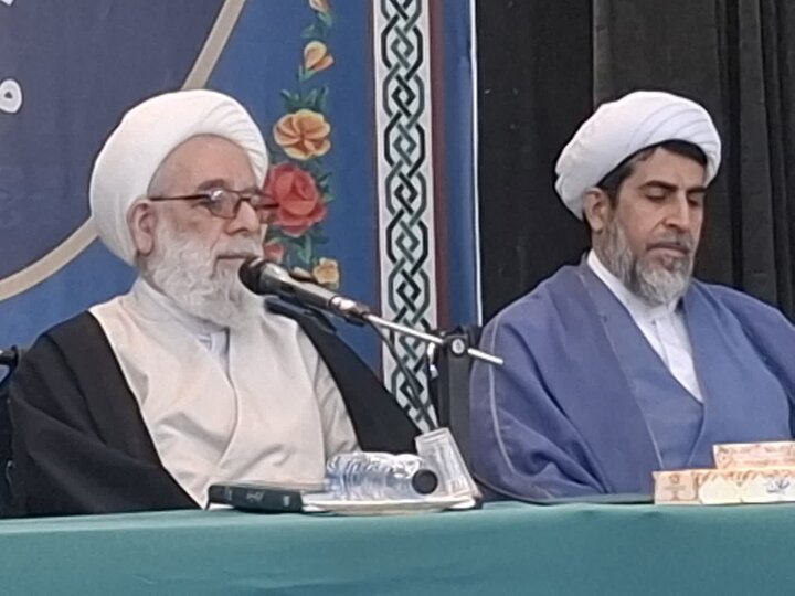 تصاویر/نشست دبیرشورای عالی حوزه های علمیه کشور با مدیران، معاونان ونماینگان مدارس علمیه حوزه علمیه منطقه کاشان