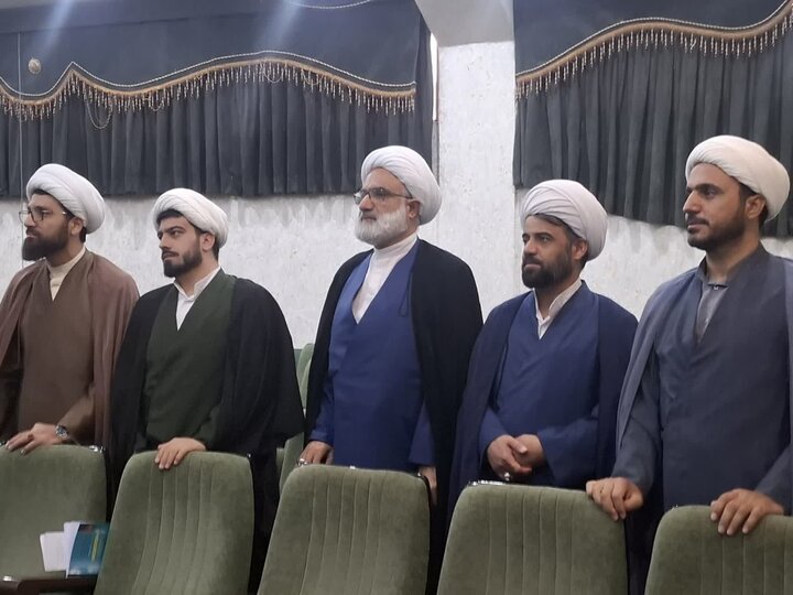 تصاویر/نشست دبیرشورای عالی حوزه های علمیه کشور با مدیران، معاونان ونماینگان مدارس علمیه حوزه علمیه منطقه کاشان