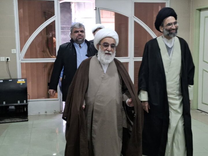 تصاویر/نشست دبیرشورای عالی حوزه های علمیه کشور با مدیران، معاونان ونماینگان مدارس علمیه حوزه علمیه منطقه کاشان