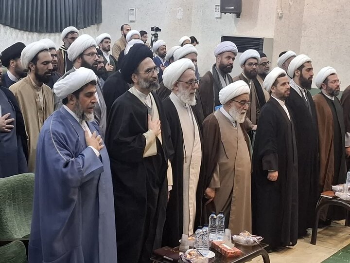 تصاویر/نشست دبیرشورای عالی حوزه های علمیه کشور با مدیران، معاونان ونماینگان مدارس علمیه حوزه علمیه منطقه کاشان