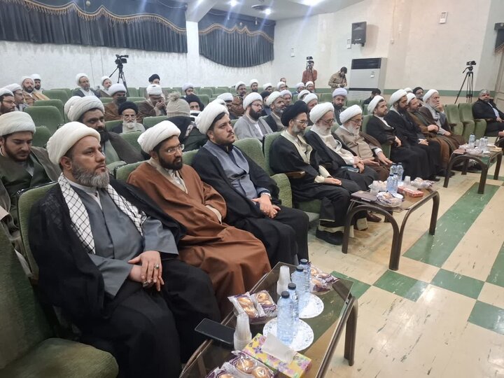 تصاویر/نشست دبیرشورای عالی حوزه های علمیه کشور با مدیران، معاونان ونماینگان مدارس علمیه حوزه علمیه منطقه کاشان