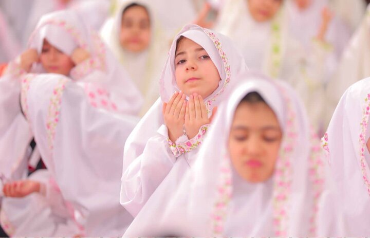 تصاویر/ مراسم جشن تکلیف ۱۱۰۰ نفری دختران ساوجبلاغ