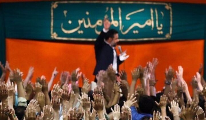 تالیاں، ڈھول یا صلوات؛ دینی خوشی کا درست معیار کیا ہے؟